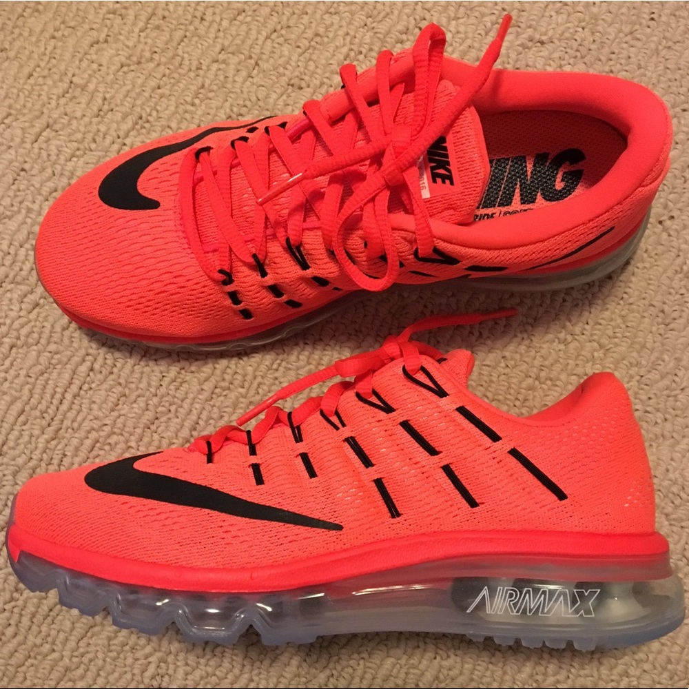 Brand New Nike AirMax sz 8 Women’s ❤️